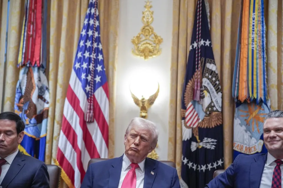 El presidente de Estados Unidos, Donald J. Trump (c), se reúne con su gabinete en la Sala del Gabinete de la Casa Blanca en Washington. Foto: EFE