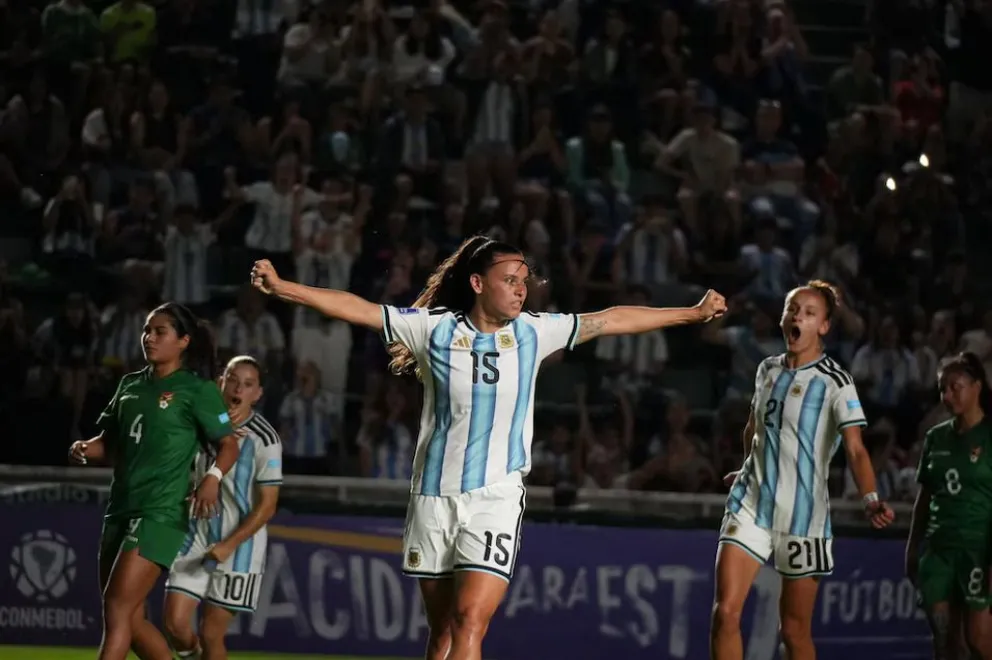 El combinado argentino festeja uno de sus goles. Foto: AFA.