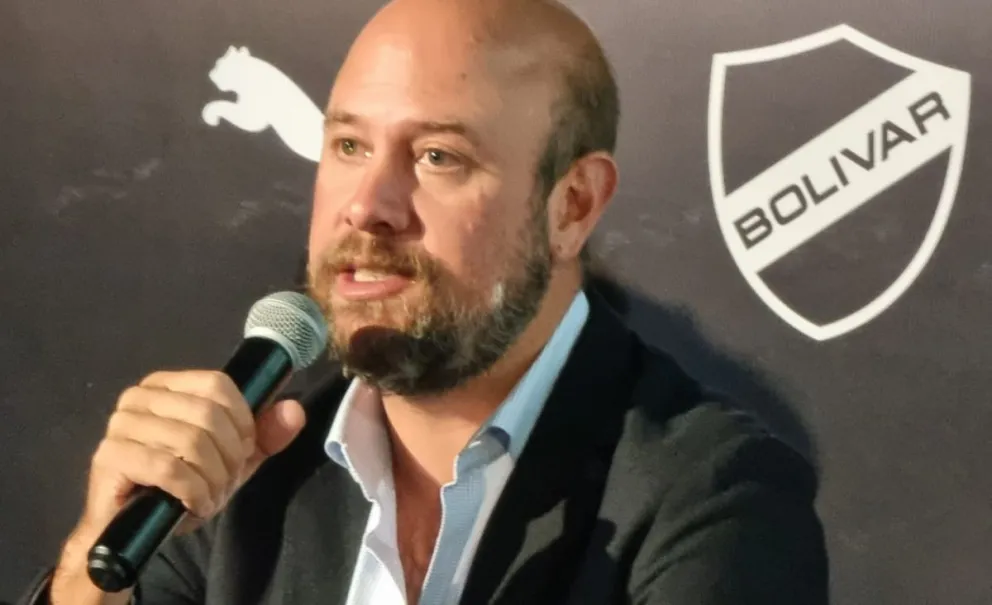 Valdivia en una pasada conferencia de prensa. Foto: Archivo Digital.