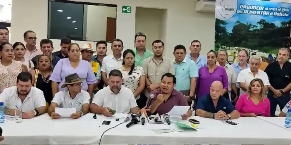 Los representantes del Comité Multisectorial del aparato productivo nacional. FOTO: Captura de video de Unitel