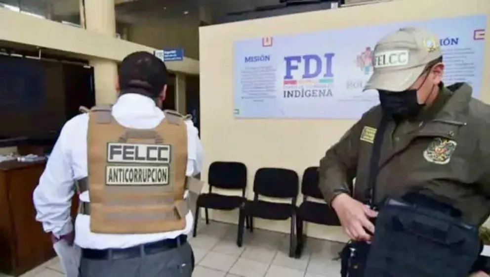 Miembros de la Fiscalía Especializada Anticorrupción el el FDI, este miércoles. Foto: RRSS