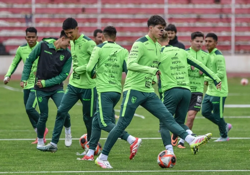 Un entrenamiento del seleccionado boliviano en el estadio Hernando Siles. Foto: Archivo digital