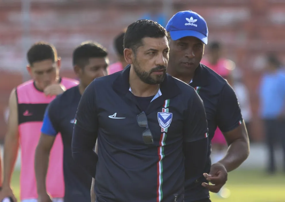 Walter Flores en uno de los partidos que le tocó dirigir a GV San José. Foto: APG