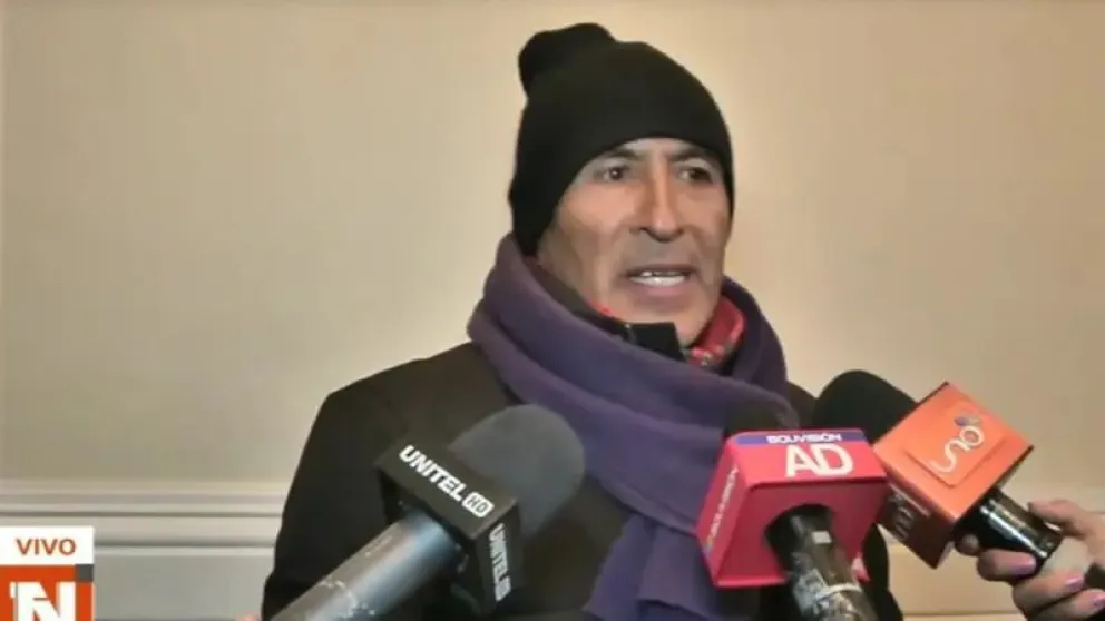 El postulante Teodomiro Torres habla con los medios. FOTO: Red Uno