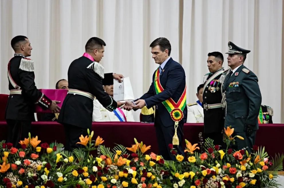 El mandatario compareció en un acto de graduación de las FFAA, en Cochabamba. Foto: Rodrigo Paz (Facebook)