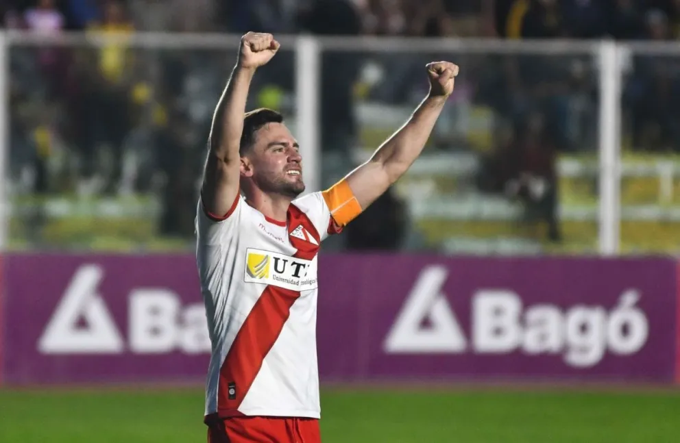 Saucedo festeja la victoria en un partido anterior del campeonato. Foto: APG.