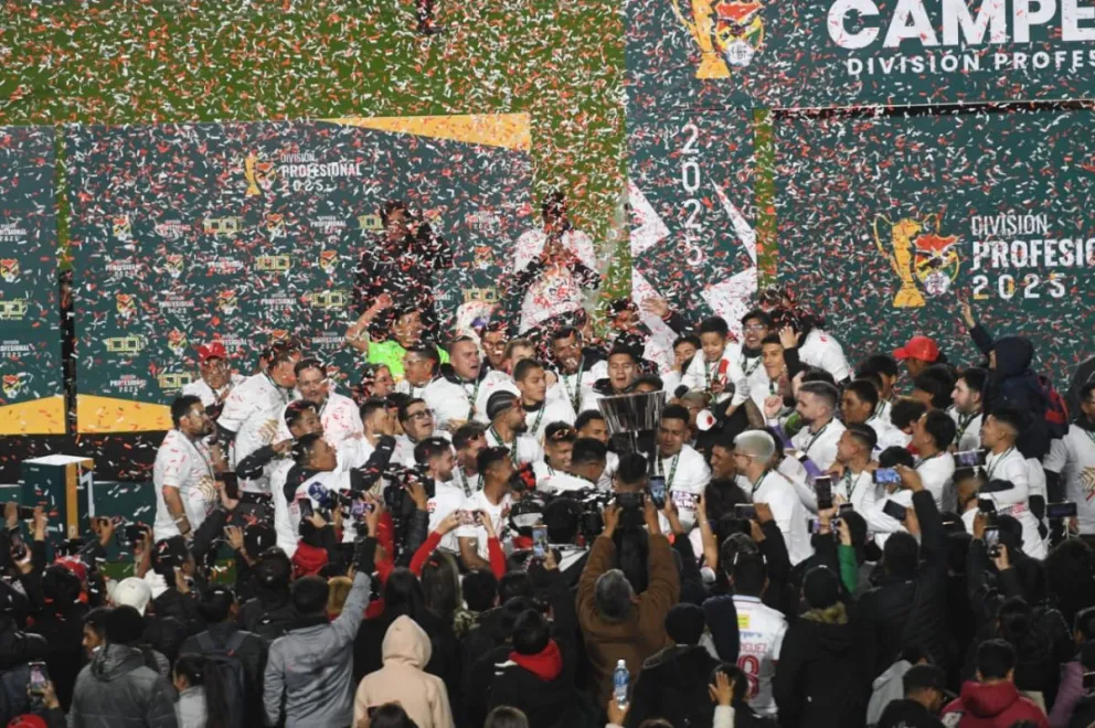 La celebración de los alteños en Villa Ingenio. Foto: Marka Registrada