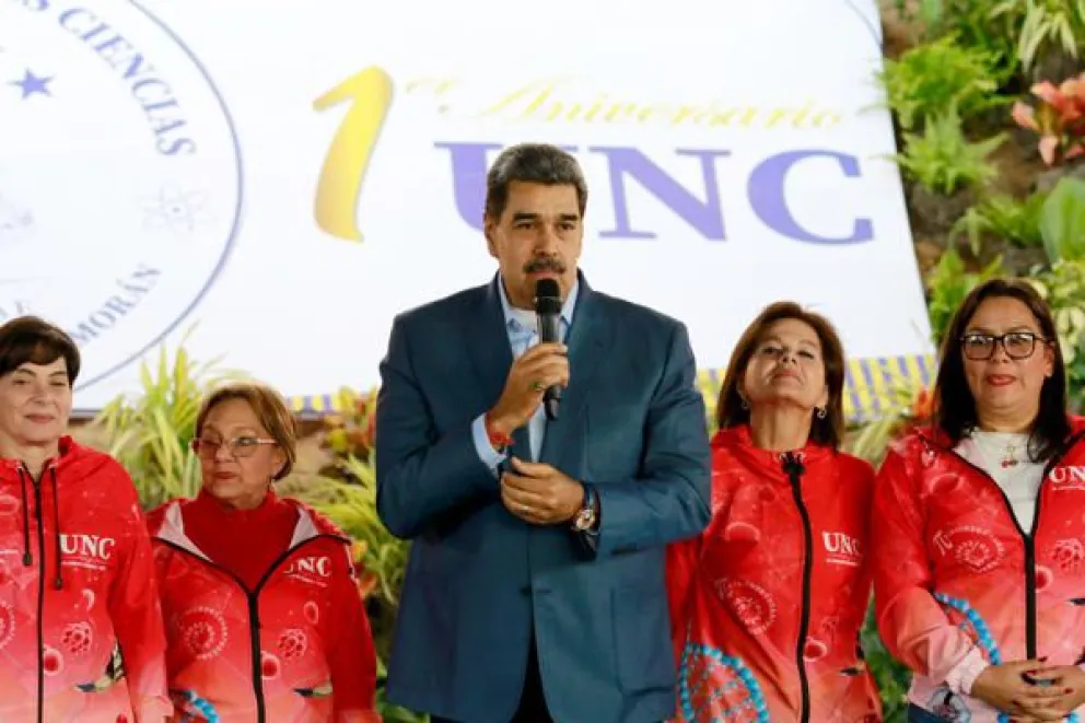 Fotografía cedida por el Palacio de Miraflores del presidente de Venezuela, Nicolás Maduro, hablando en un acto este viernes, en Caracas (Venezuela). EFE/ Palacio de Miraflores