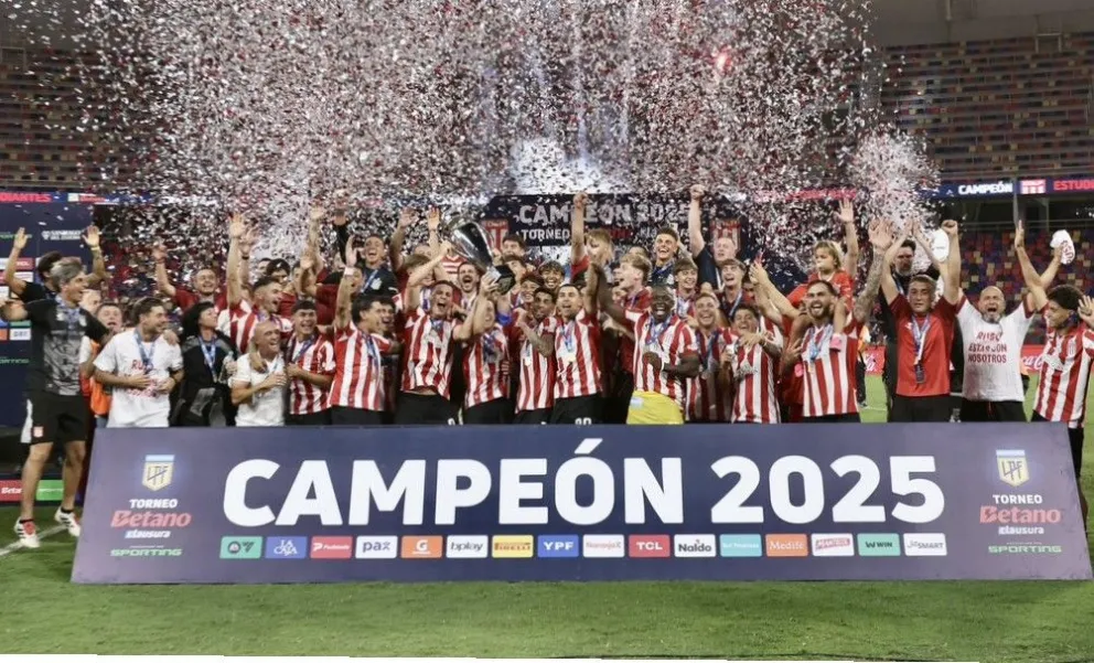 El festejo de los campeones después de ganarle a Racing en la final. Foto: Club Estudiantes de La Plata