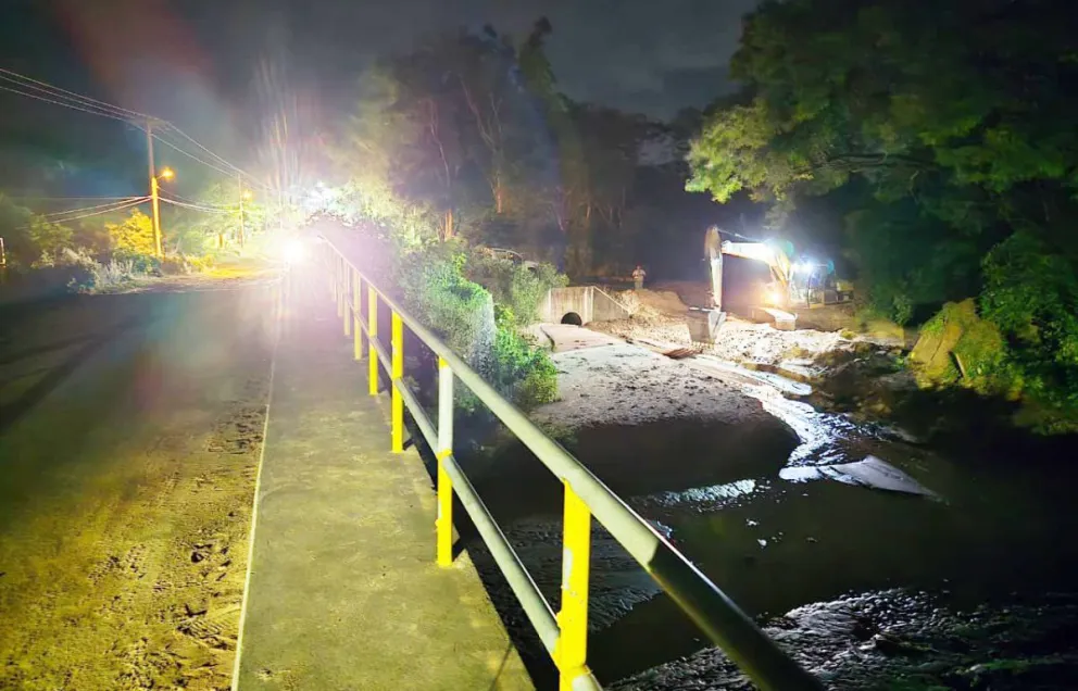 Maquinaria pesada trabaja en una de las zonas afectadas en Porongo. Fuente: Alcaldía de Porongo