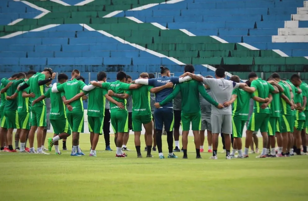 El plantel de San Antonio previo a su entrenamiento. Foto: San Antonio Bulo Bulo.