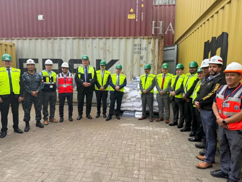 Fiscales de Bolivia y Chile visitan el puerto de Arica. Foto: FGE