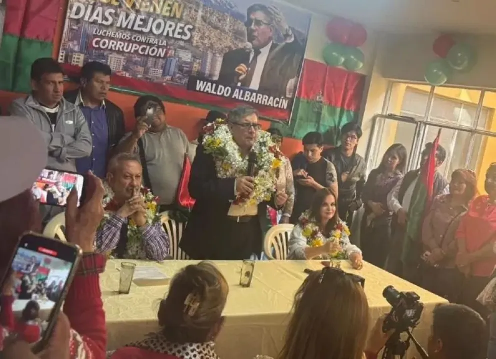 Waldo Albarracín, junto a Casimira Lema y Fabián Yaksic durante la presentación de sus candidaturas. Foto: RRSS