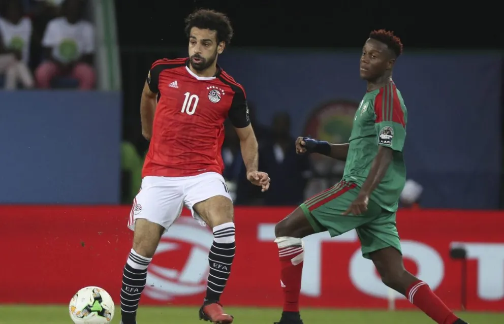 Mohamed Salah (izq.), es la estrella de la selección egipcia. Foto: EFE.