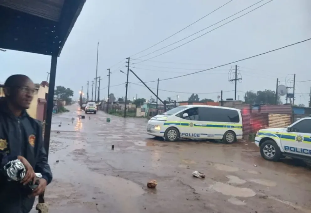 Policías en la zona en la que se produjo el tiroteo. Foto: EFE