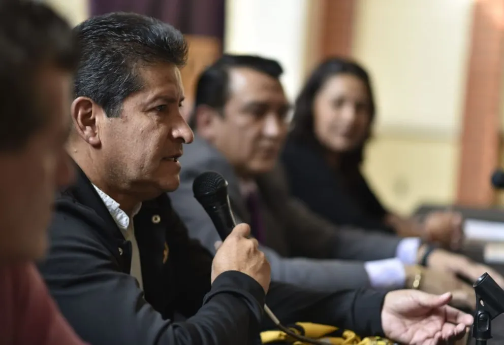 Villegas habla durante su presentación como DT atigrado. Foto: Agencia Marka Registrada.