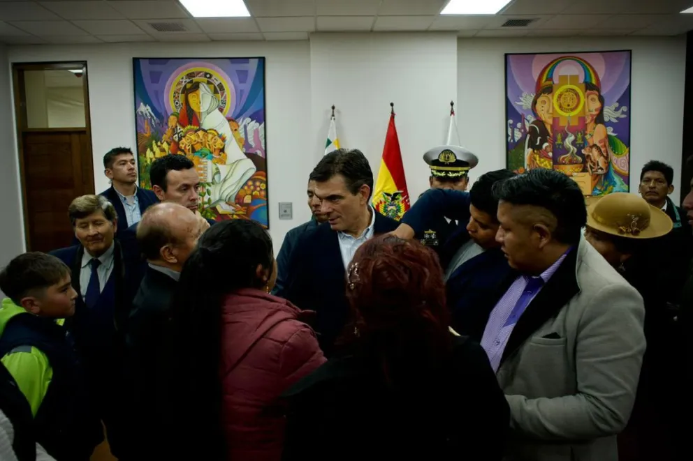 El Presidente, Rodrigo Paz, durante el encuentro con la sociedad civil. Foto: Prensa Vocería.