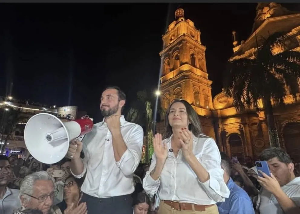 Velasco y Aguirre presentaron su candidatura desde la plaza 24 de Septiembre. Foto: Lilibeth Coímbra