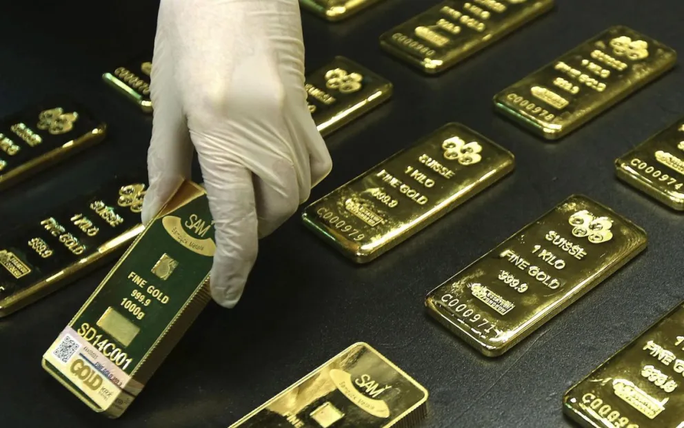 Lingotes de oro con una pureza del 99,99% en la cámara de la bolsa de Seúl en Corea del Sur. Foto: EFE