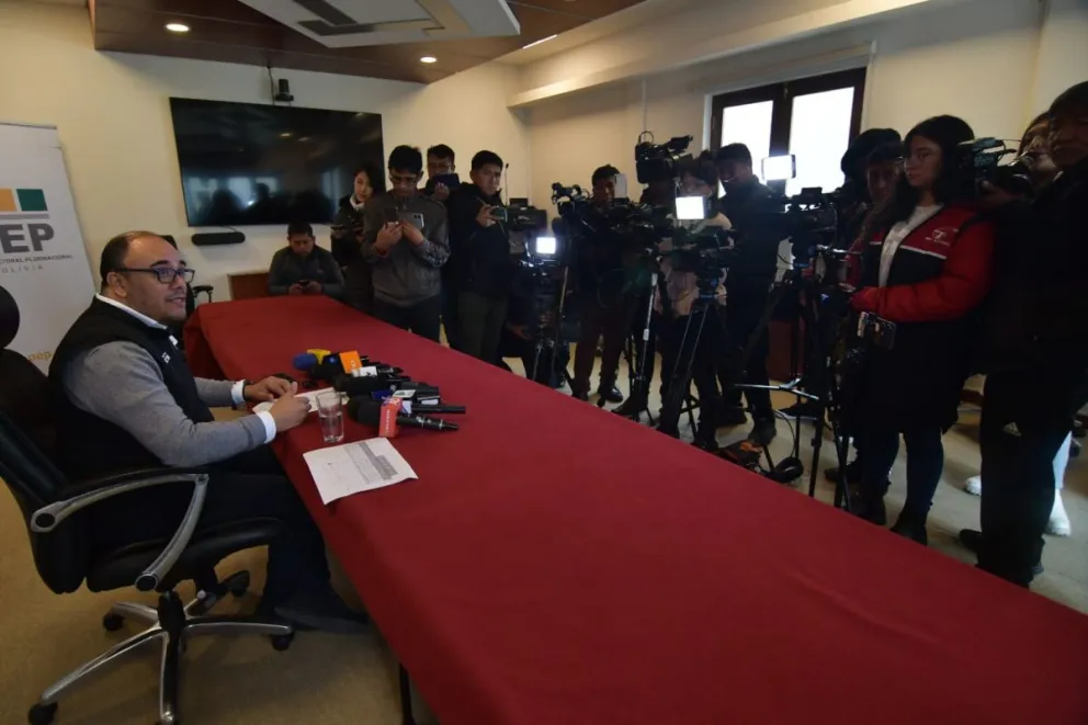 El presidente del TSE en la evaluación de la jornada de inscripciones, Foto: APG