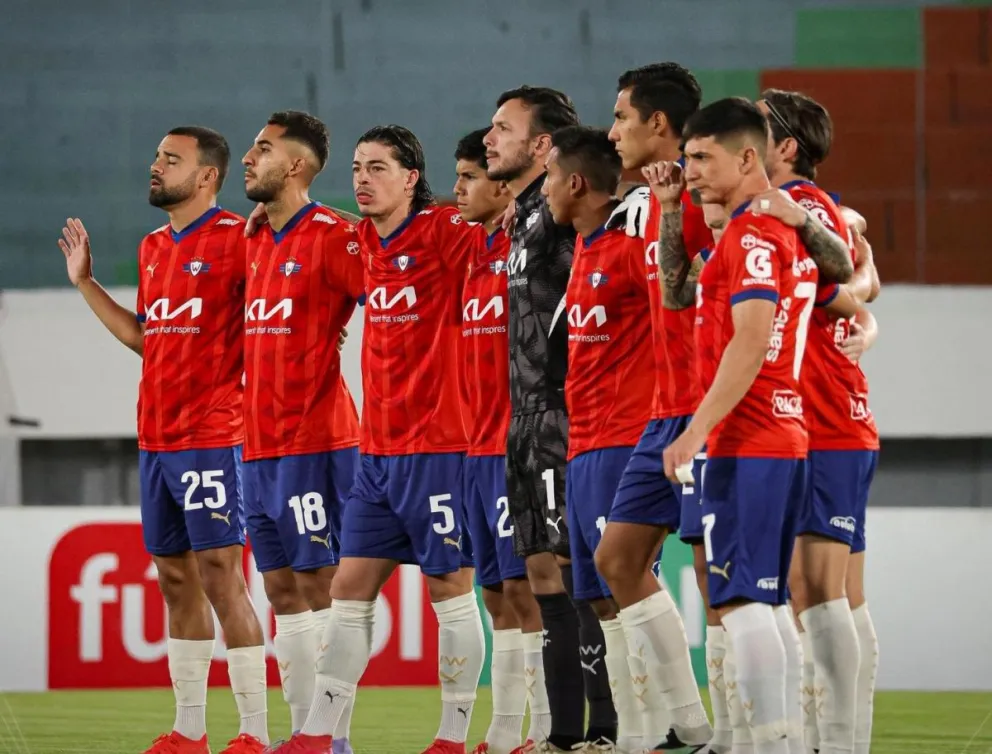 Plantel de Wilstermann que perdió la categoría al quedar último en el torneo largo. Foto: JW