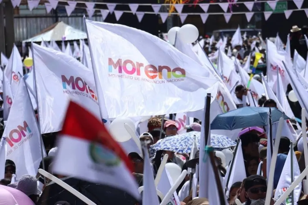 Banderas del partido Morena Foto: Facebook Morena