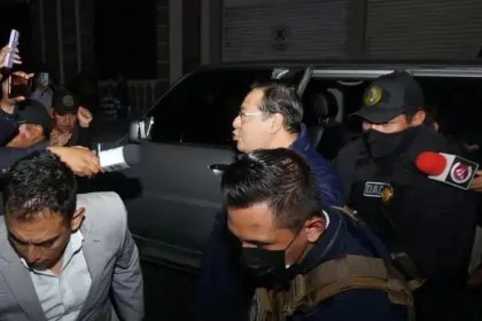El expresidente Luis Arce, a su llegada al penal de San Pedro, fue recluido con detención preventiva por el caso Fondo Indígena. Foto: APG 