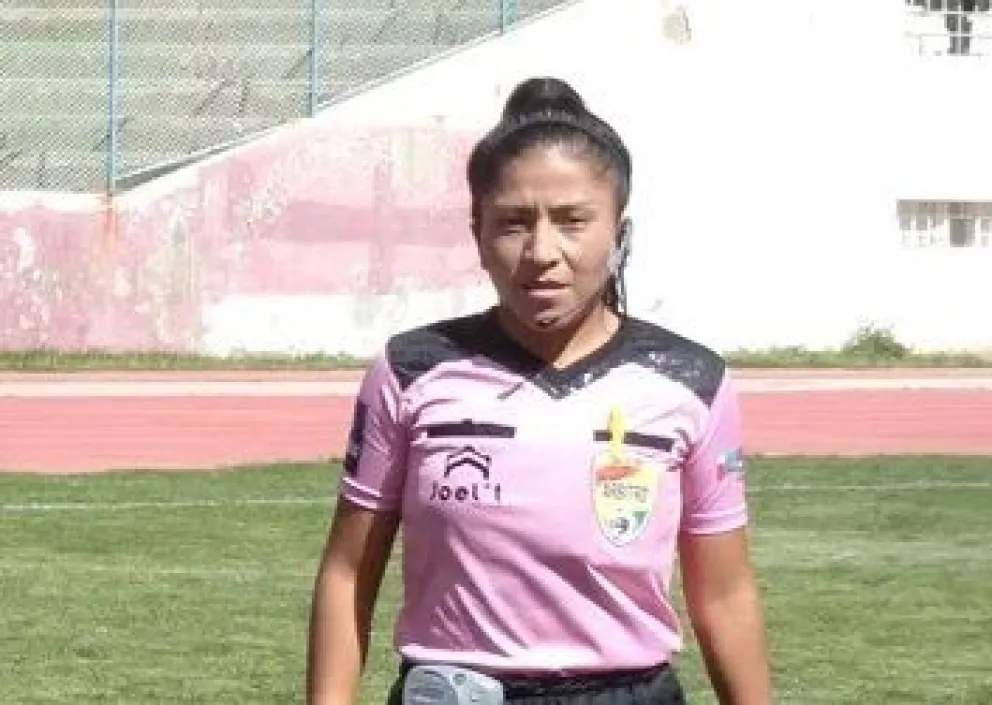 Ruth Lima previo a un partido en Oruro. Foto: Redes Sociales.