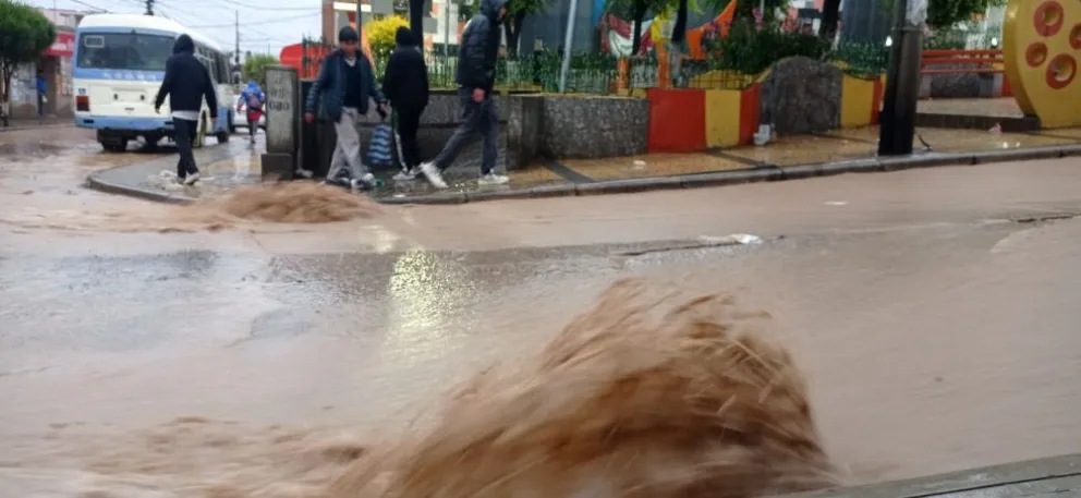 Así quedaron las calles de Potosí luego de la lluvia de este jueves. Foto: El Potosí 