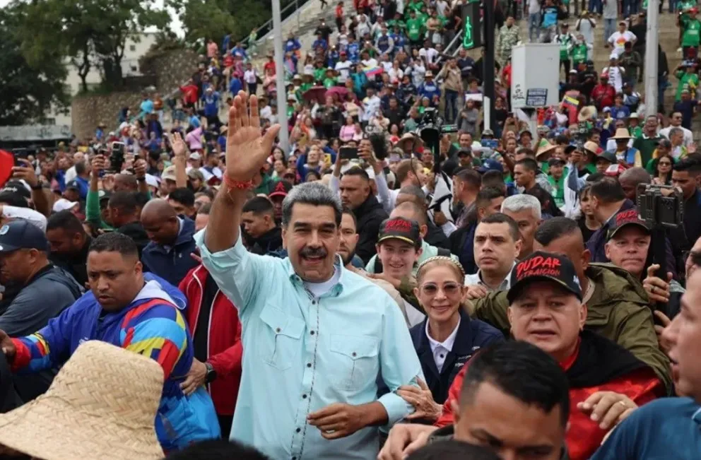 El presidente de Venezuela, Nicolás Maduro (c). Foto: EFE