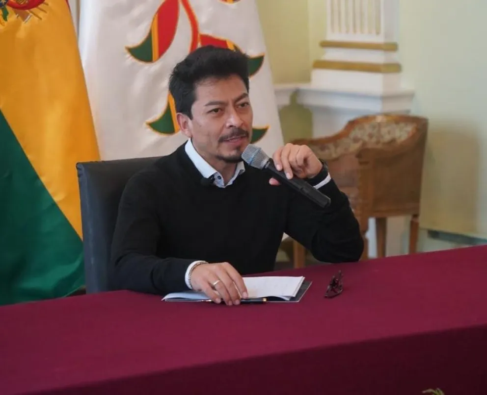 El ministro de Relaciones Exteriores, Fernando Aramayo, en conferencia de prensa. Foto: Cancillería