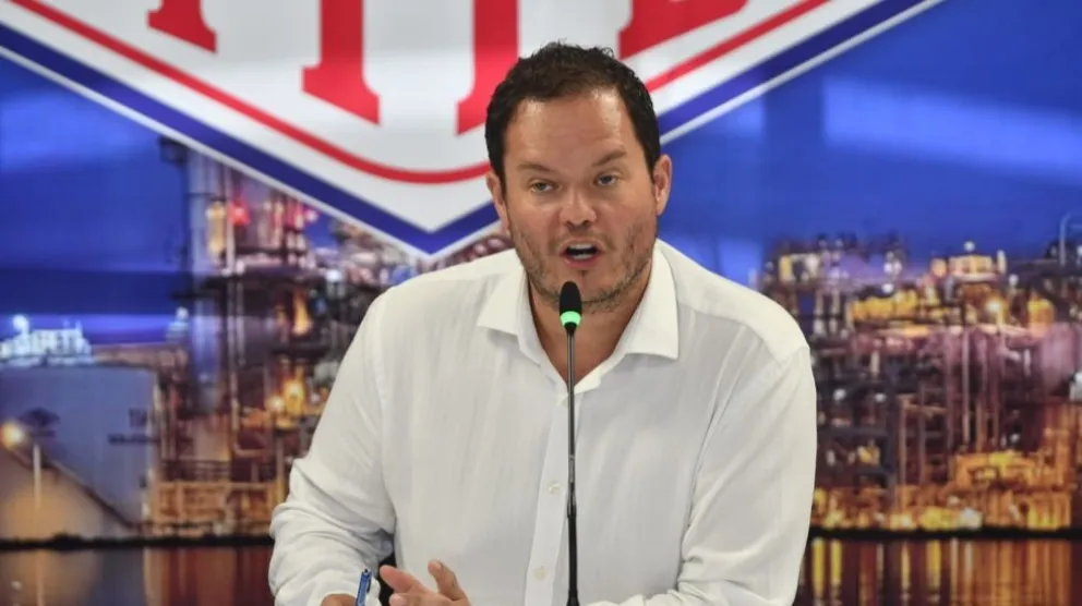 Armin Dorgathen, en una conferencia de prensa mientras dirigía YPFB. FOTO: YPFB