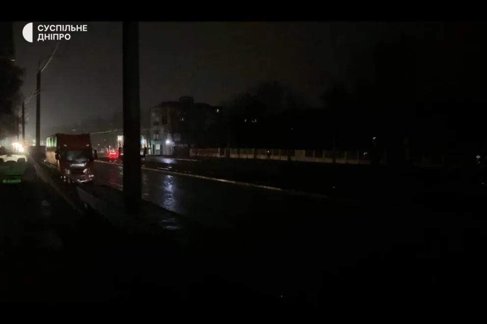 Dnipropetrovsk sufre un apagón. La ciudad está sumida en la oscuridad. Fotos: @MeanwhileInUA