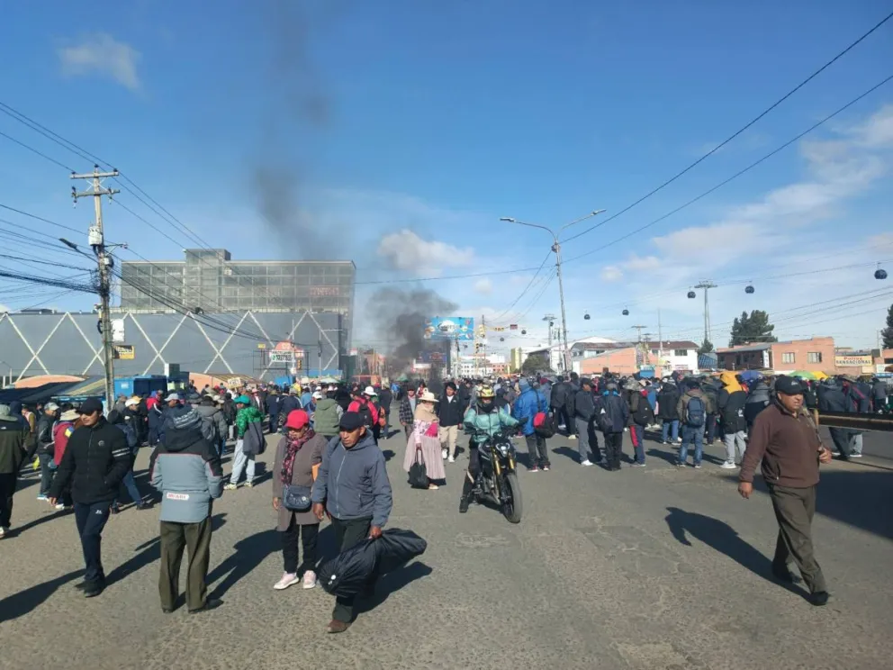 Un bloqueo en Río Seco, en El Alto, este jueves. Foto: RRSS
