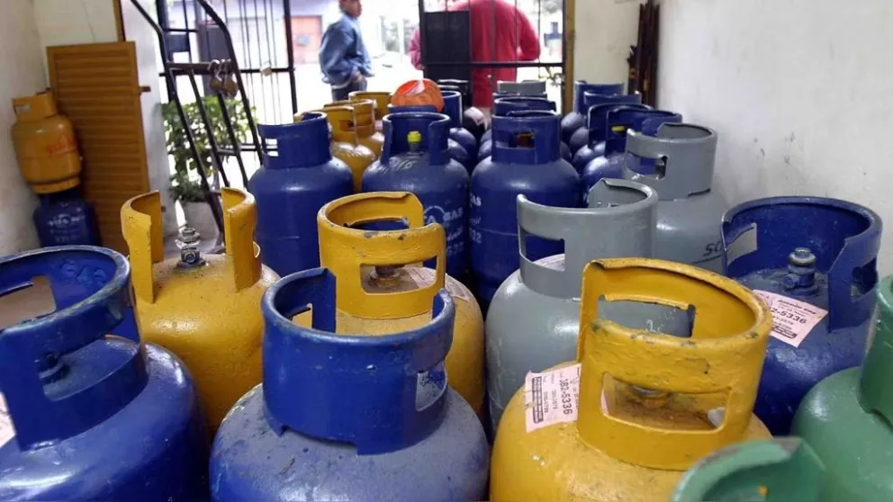 Garrafas envasadas por Petroperú. Foto: Agencia Andina. 