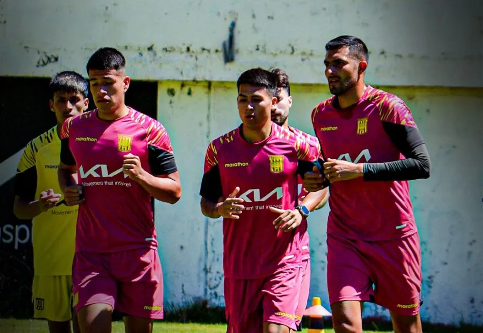 Jugadores de The Strongest en uno de los entrenamientos de pretemporada. Foto: Club The Strongest