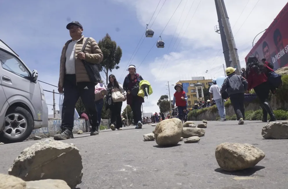 Uno de puntos de bloqueo instalados en la ciudad de El Alto. Foto: APG
