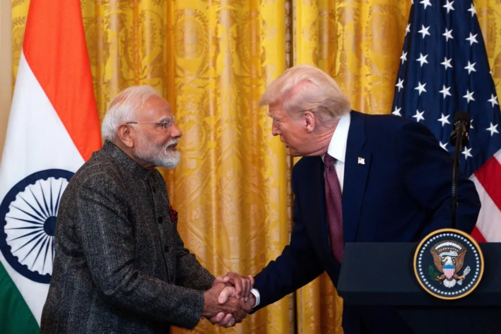 El presidente de Estados Unidos, Donald Trump, saluda al primer ministro de India, Narendra Modi, en la Casa Blanca, en Washington, en una imagen de archivo. Foto: EFE