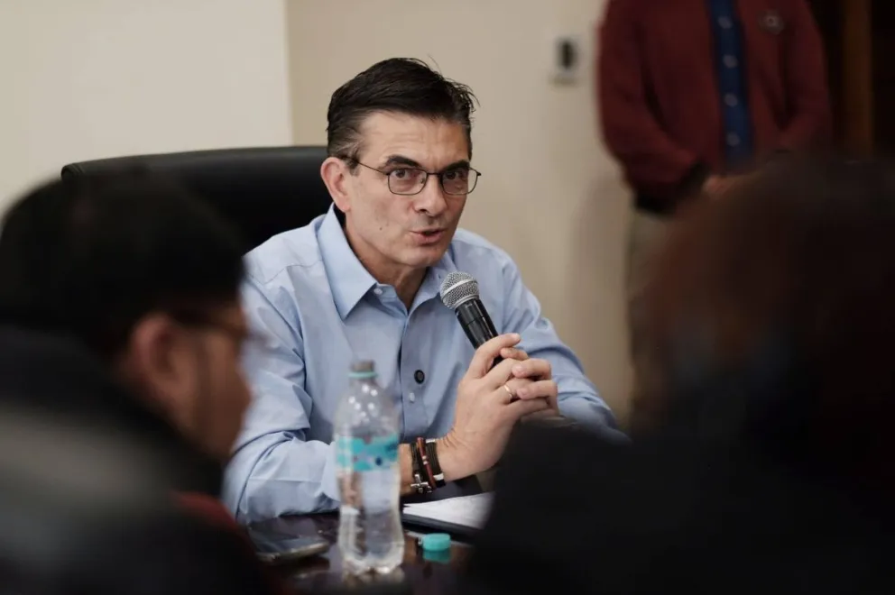 El presidente Rodrigo Paz Pereira en una fotografía de su cuenta en Facebook