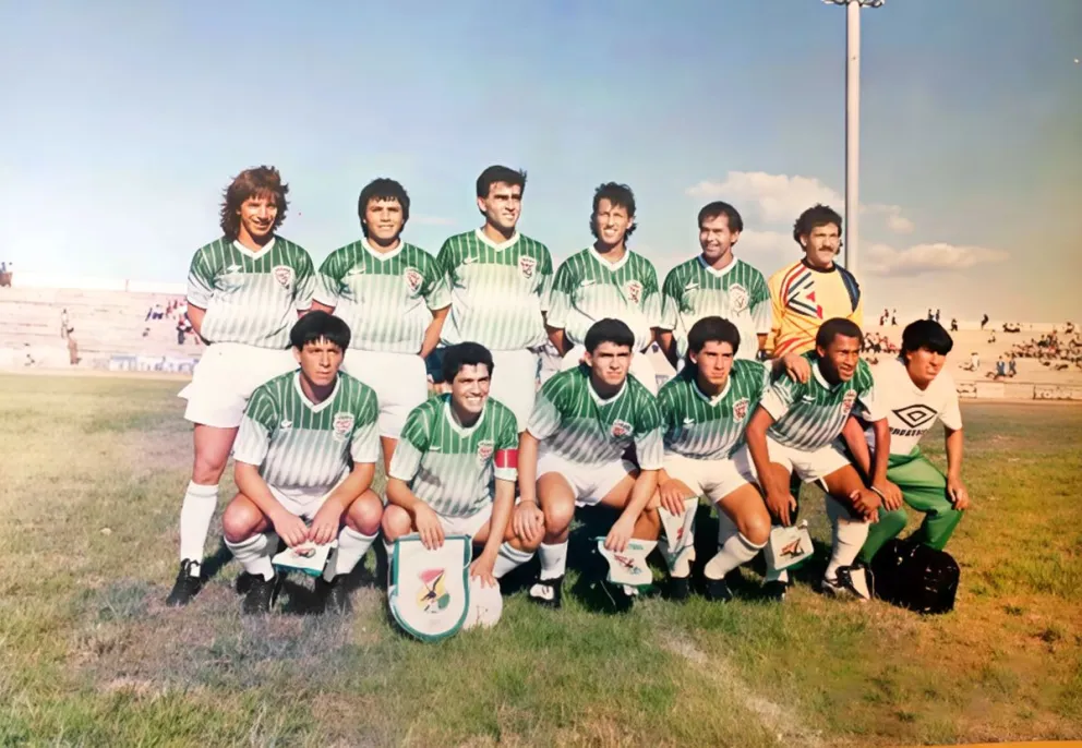 El equipo nacional que jugó hace 33 años en el escenario tarijeño. Foto: Marco Antonio Navarro, gentileza para Sports 360