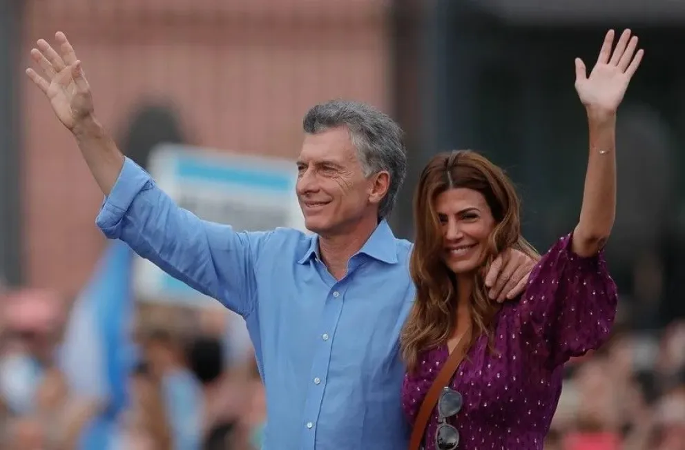 Fotografía de archivo del expresidente argentino Mauricio Macri y su esposa, Juliana Awada. Foto: EFE