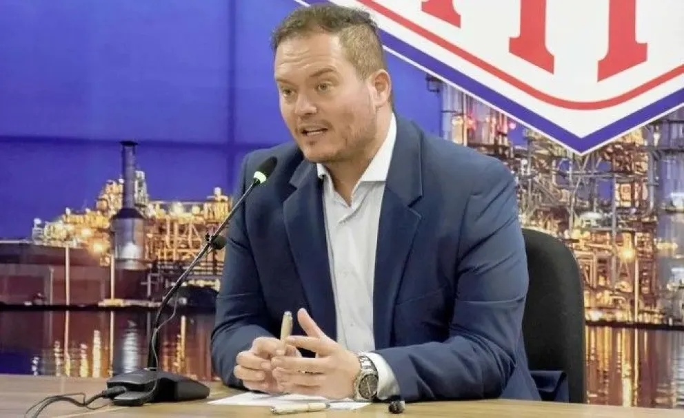 El expresidente de YPFB, Armin Dorgathen, en conferencia de prensa anterior. Foto: APG