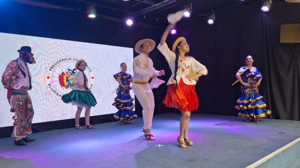 Una muestra de la cueca chapaca, durante la presentación de la agenda carnavalera. / Foto: Visión 360.