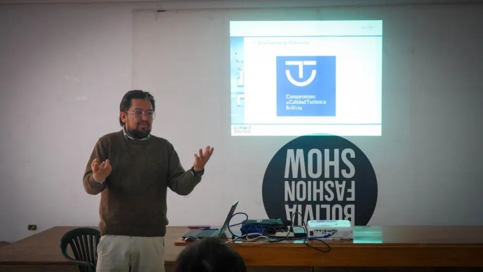 Una de las clases de capacitación que se realizan en Oruro. /Foto: Gateway.