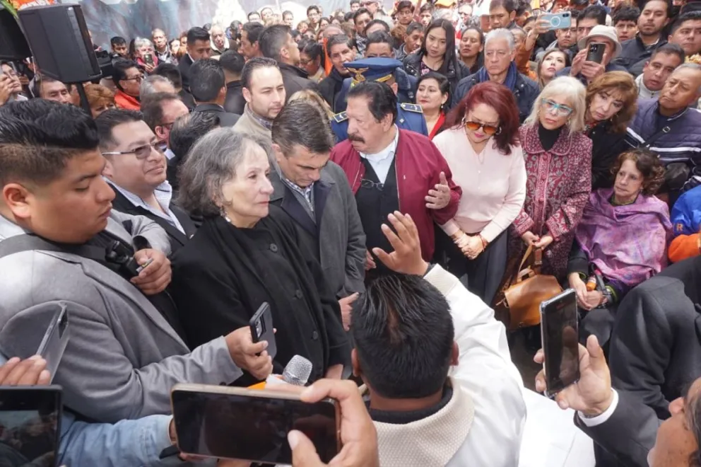 Gloria Ardaya, el presidente Rodrigo Paz y Oscar Eid durante el acto conmemorativo. Fotos: APG