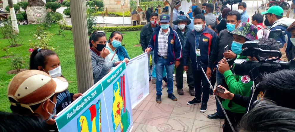 Imagen de archivo de comunarios de Chiquiacá y El Cajón en conferencia de prensa. Foto: Tariquía hoy. 
