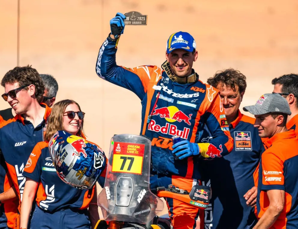 El argentino Luciano Benavides celebra el primer lugar en la competencia. Foto: MM