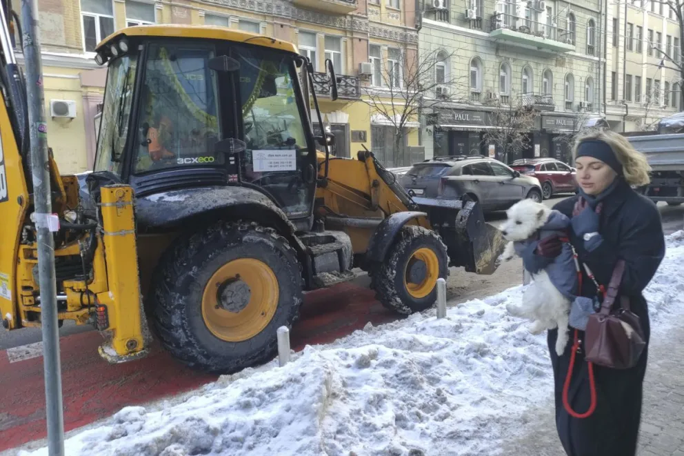 Vista de Kiev después de que un nuevo ataque masivo al sistema energético ruso provocara apagones adicionales en la capital y otras ciudades de Ucrania. Foto: EFE