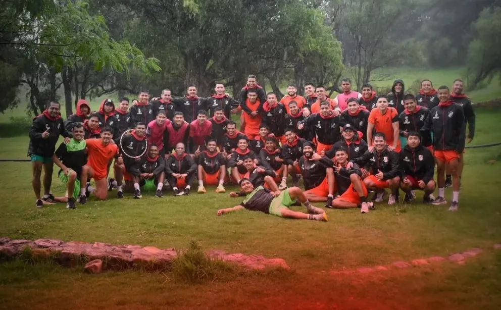 El plantel potosino durante su trabajo en Cochabamba. Foto: Nacional Potosí.
