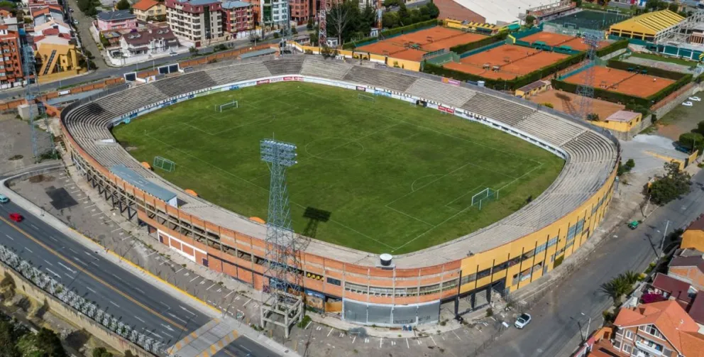 Vista panorámica del estadio Rafael Mendoza de Achumani. Foto: La Paz en fotografía